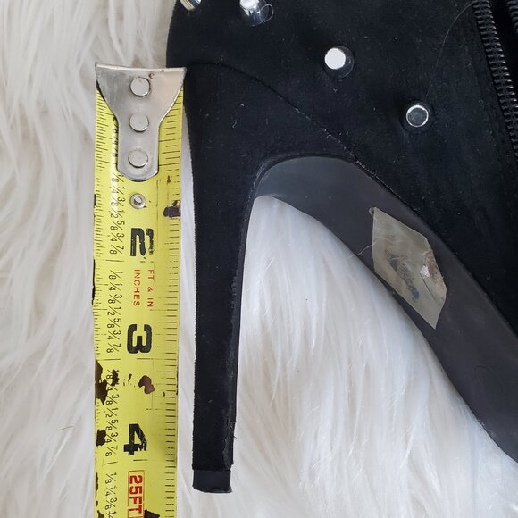 Cape Robbin Black Gigi Studded Suede Side Zipper Ankle Boots SZ 8.5 - Picture 9 of 11